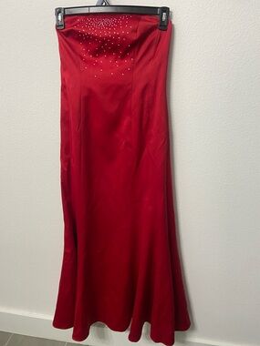 Strapless Red Evening Dress with Subtle Crystal Accents SIZE:4